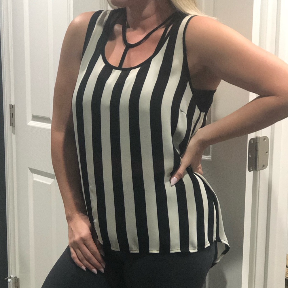 Black & white stripe top